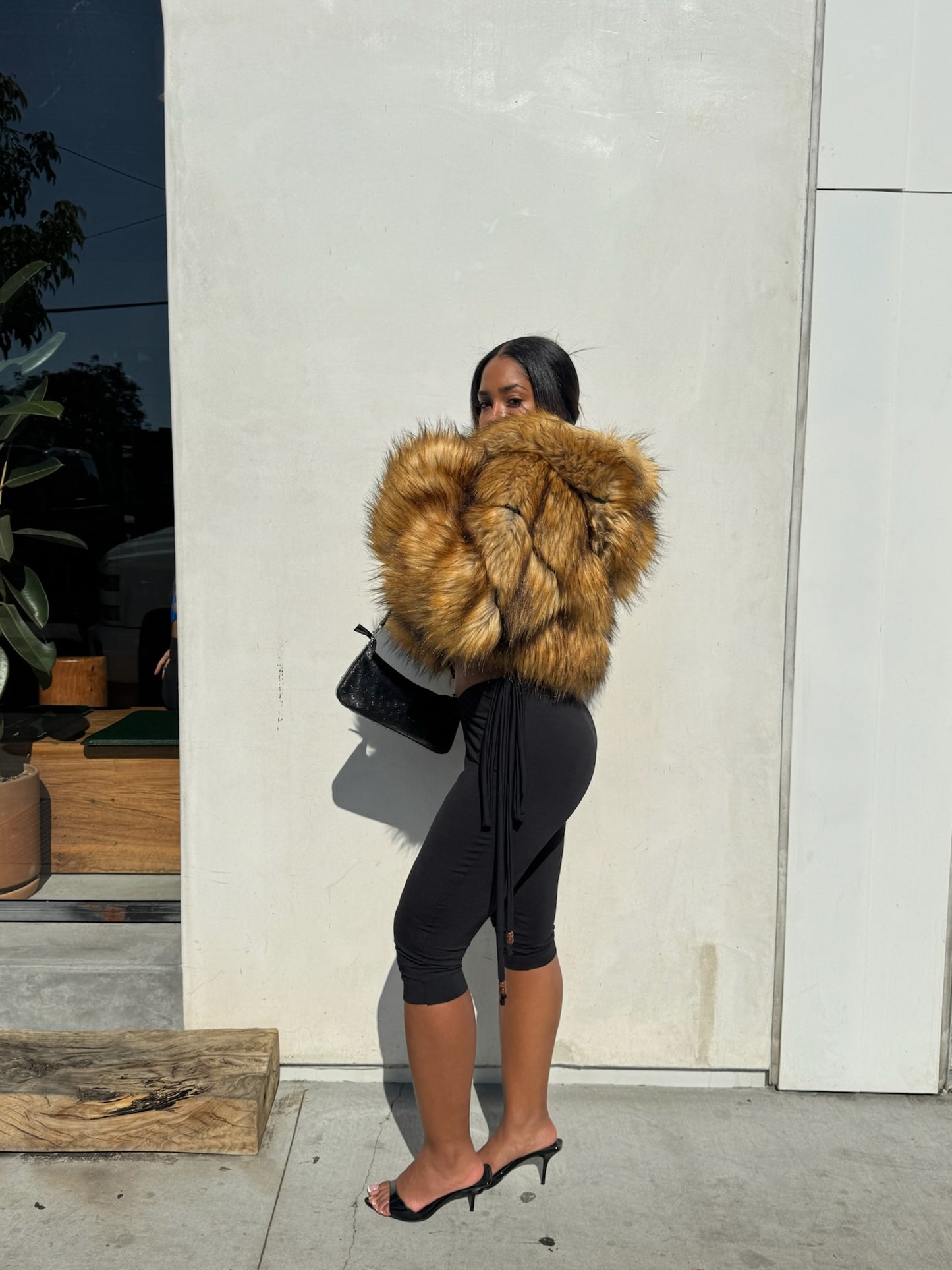 GINNY BLACK CAPRI PANT